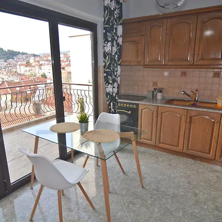 Apartament Panos *